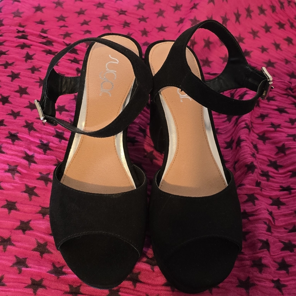 Women's Faux Suede Short Heels in Black
